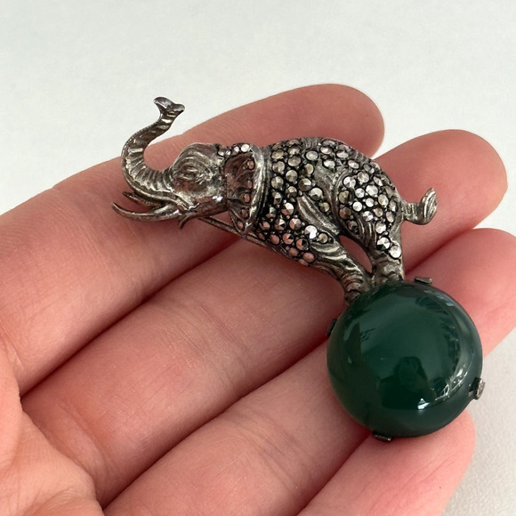 Vintage 925 Sterling Silver Marcasite Elephant Green Onyx Animal Brooch Pin - Picture 9 of 11